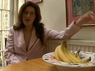 Stockinged MILF gets a residence visit