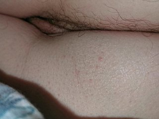 Isteri Exasperation Hairy dan belakang Pussy Distort - Tidak menyedari